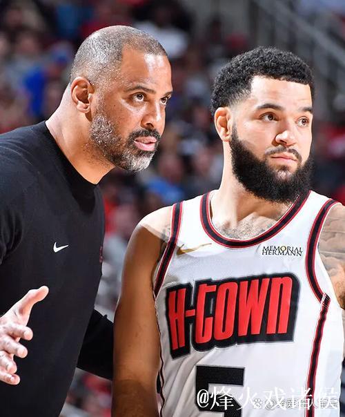 约克替补登场后三分连中