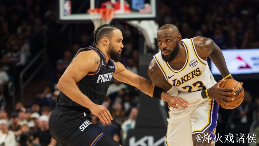 官方裁判报告认可詹姆斯对狄龙三分球的防守判罚正确，布克确实犯规